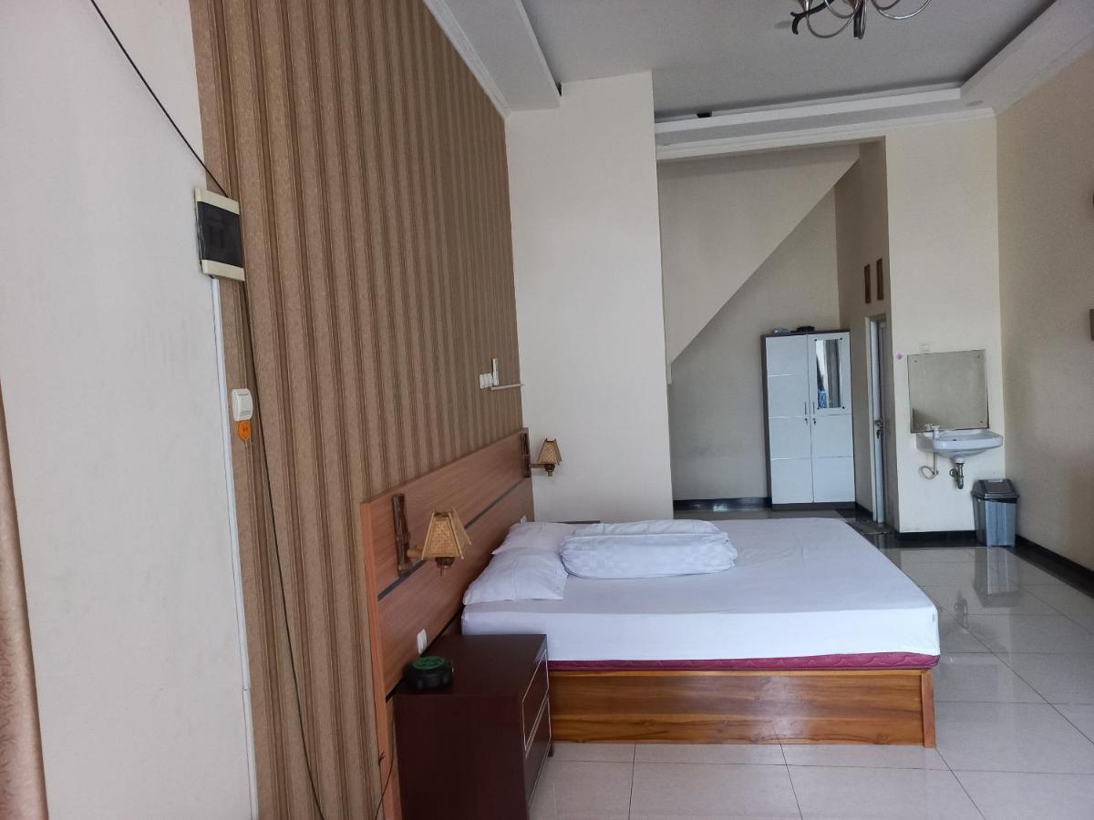 Riki Guesthouse Syari'Ah Jepara Exterior foto