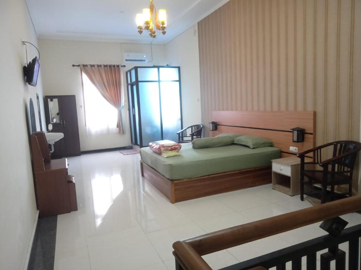 Riki Guesthouse Syari'Ah Jepara Exterior foto